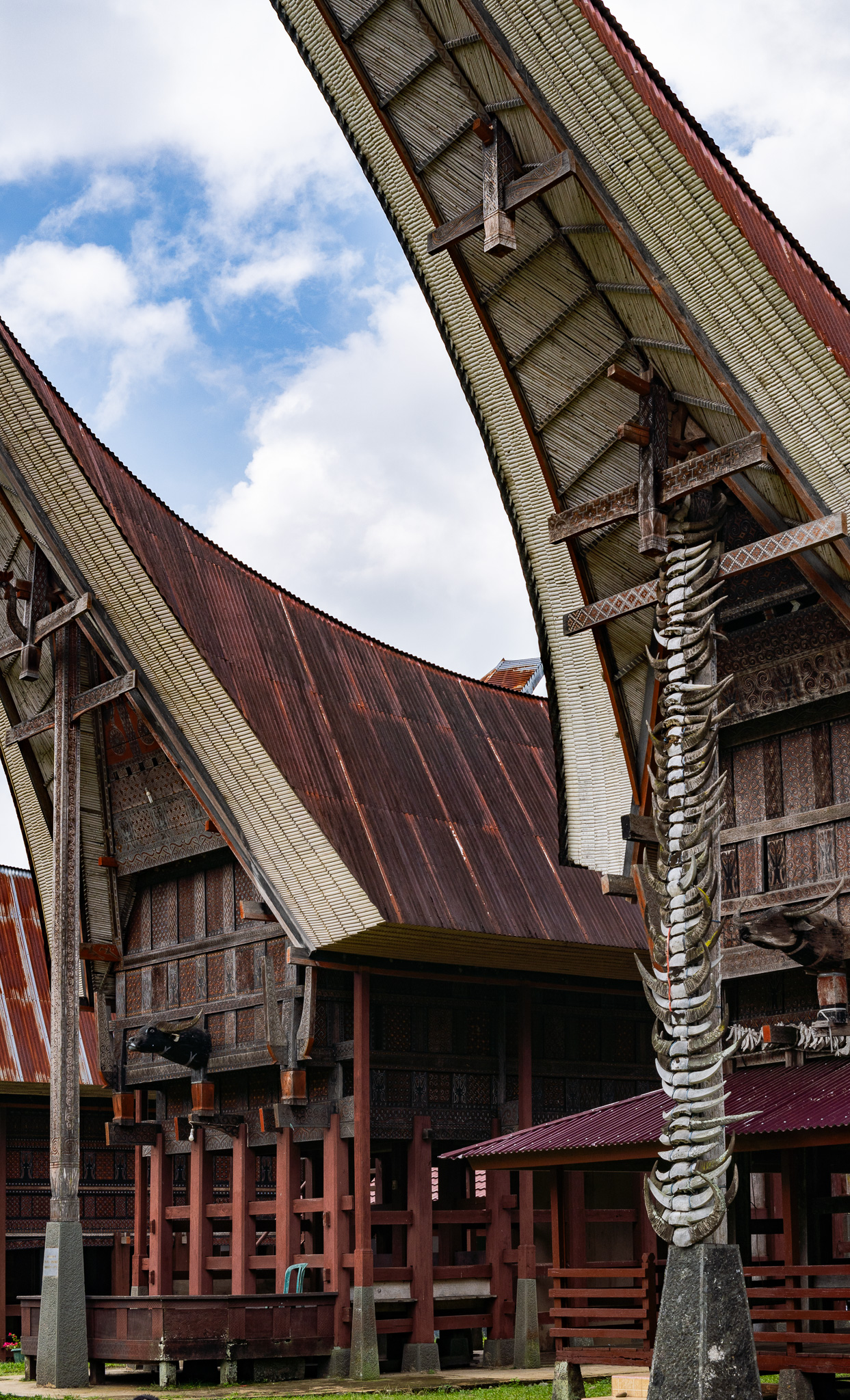 Tongkonan, the traditional house of Toraja taken by Christoper Tambanua