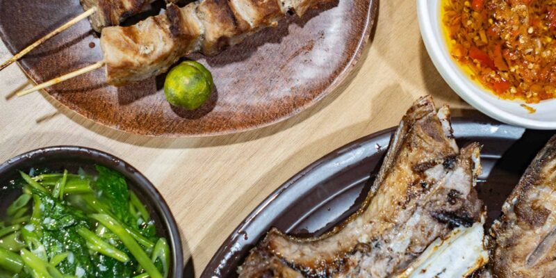 Sulawesi Grilled Tuna, Sulawesi food by Christoper Tambanua, the best Sulawesi culinary tour guide