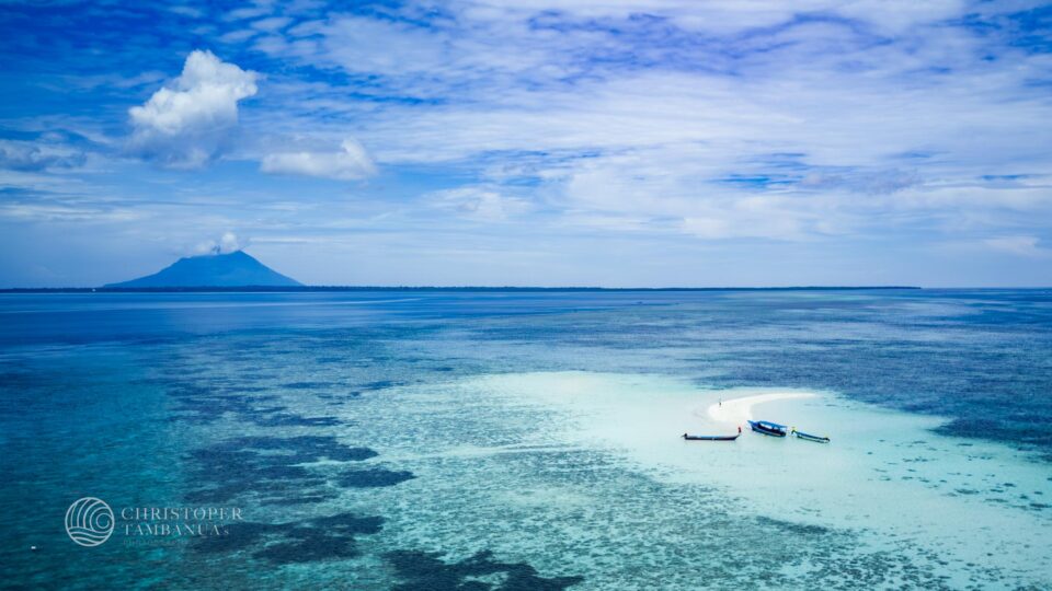 Bunaken Marine Park, North Sulawesi by Christoper Tambanua, the best north sulawesi tour organizer